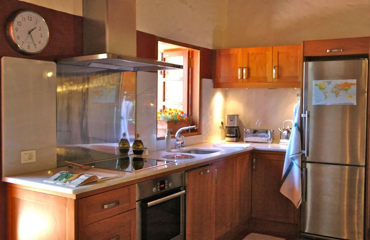 Tres Almendros By I N Z U L A E Villa Vega de San Mateo 0*,  Spain